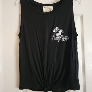 Black tank top, tie bottom, super cute